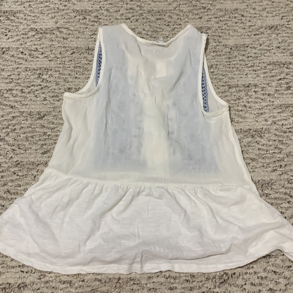 Flowy blue and white Lucky Brand top - Picture 4 of 4